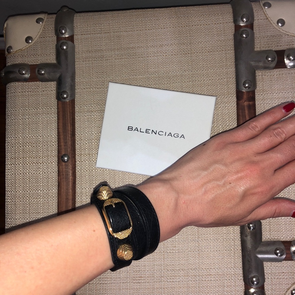 Balenciaga leather wrap bracelet in black - Picture 6 of 8